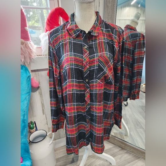 Ladies Red and Black Plaid Button Down Shirt - Picture 1 of 3